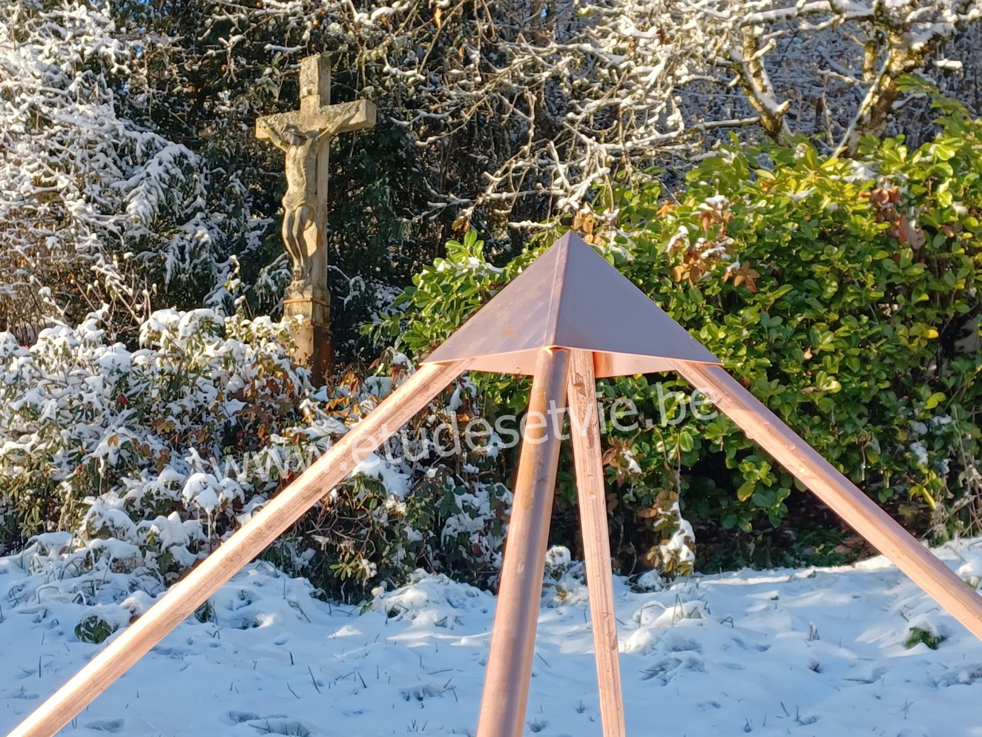 Kit pyramide classique en cuivre avec les angles et son chapeau pour l'électroculture